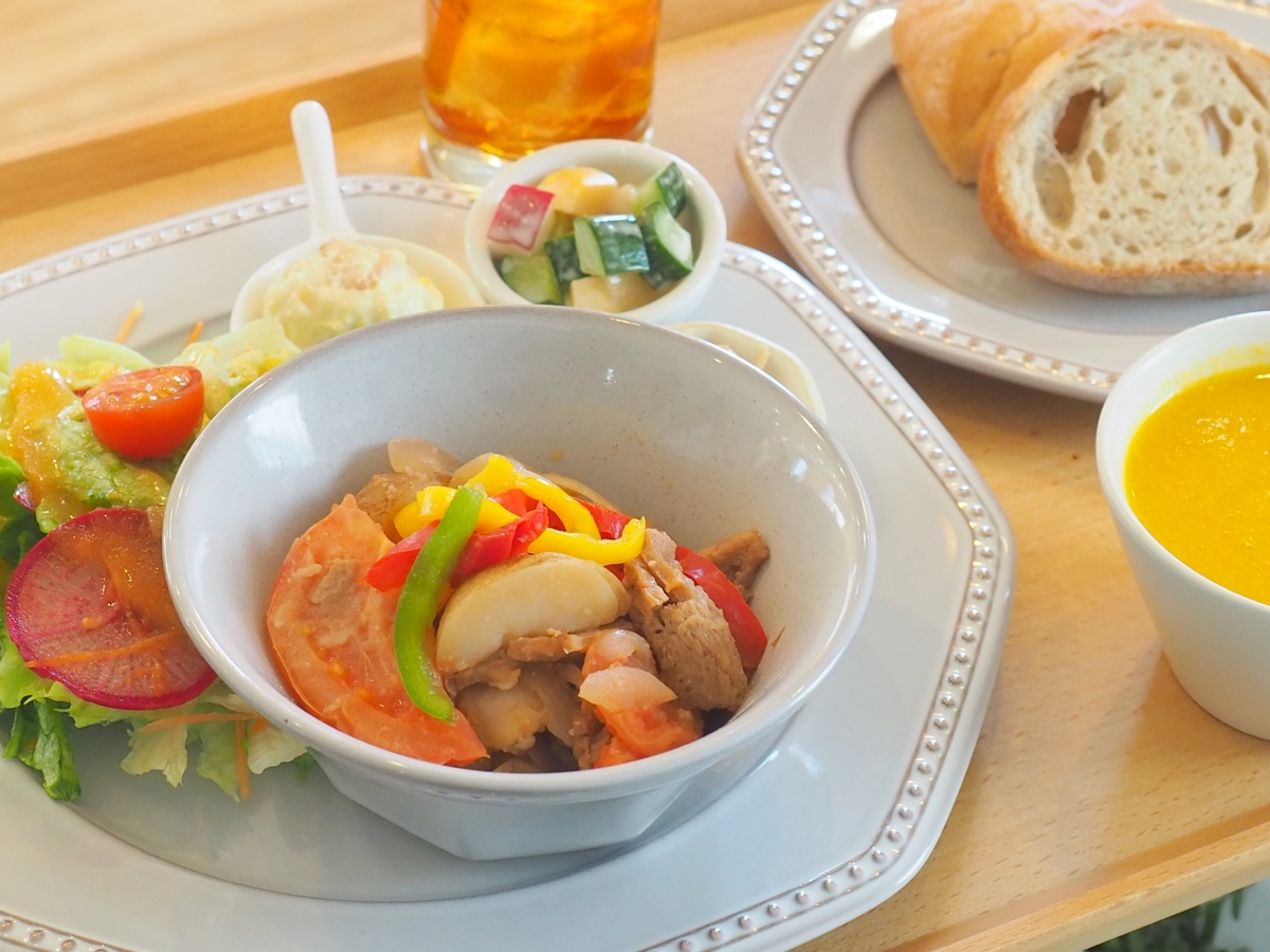 大豆ミートとじゃがいものロモ・サルタード.jpg